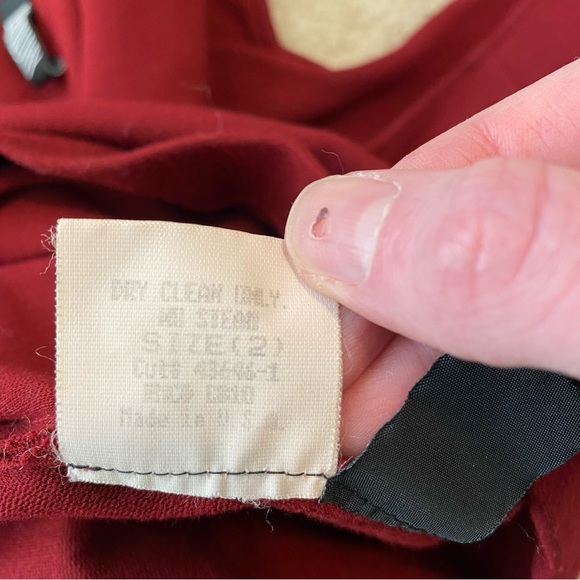 Laundry by Shelli Segal Body Con Midi V-Neck Dress - Picture 13 of 13